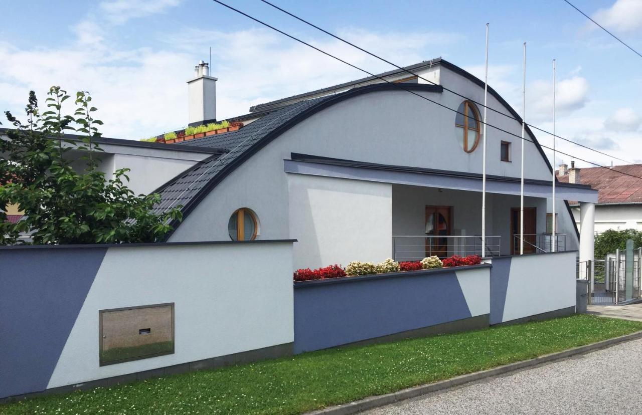 Apartman Triga Snina Exterior foto
