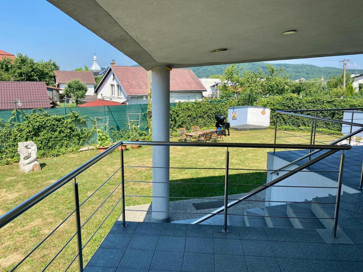 Apartman Triga Snina Exterior foto